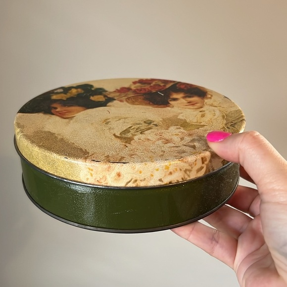 Vintage Victorian Antique Metal Candy Tin Box 6.5” Coquette Victorian Era - Picture 2 of 5